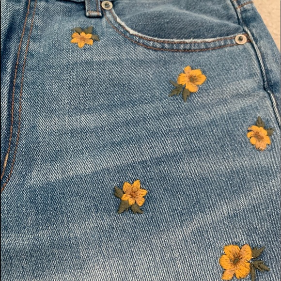 American Eagle Mom shorts - Picture 2 of 5